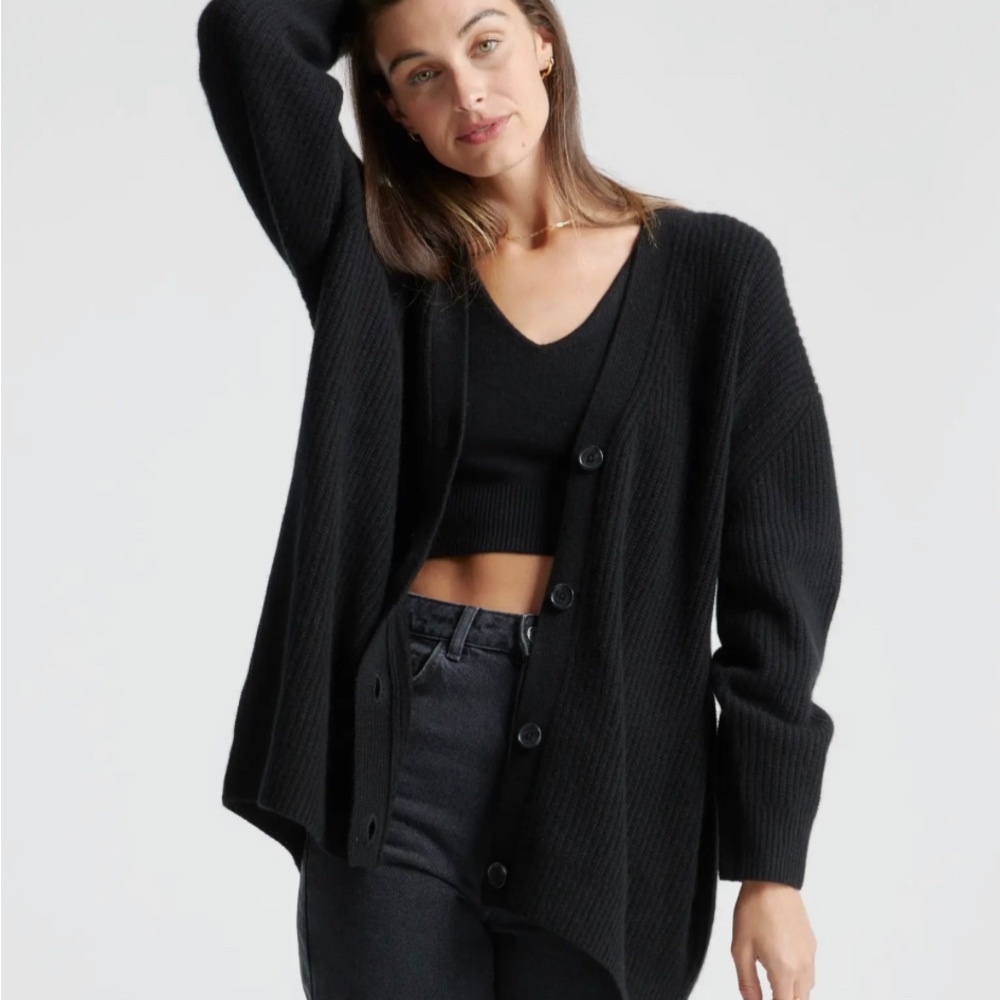 Quince Mongolian Cashmere Oversized Boyfriend Cardigan Sweater in Black